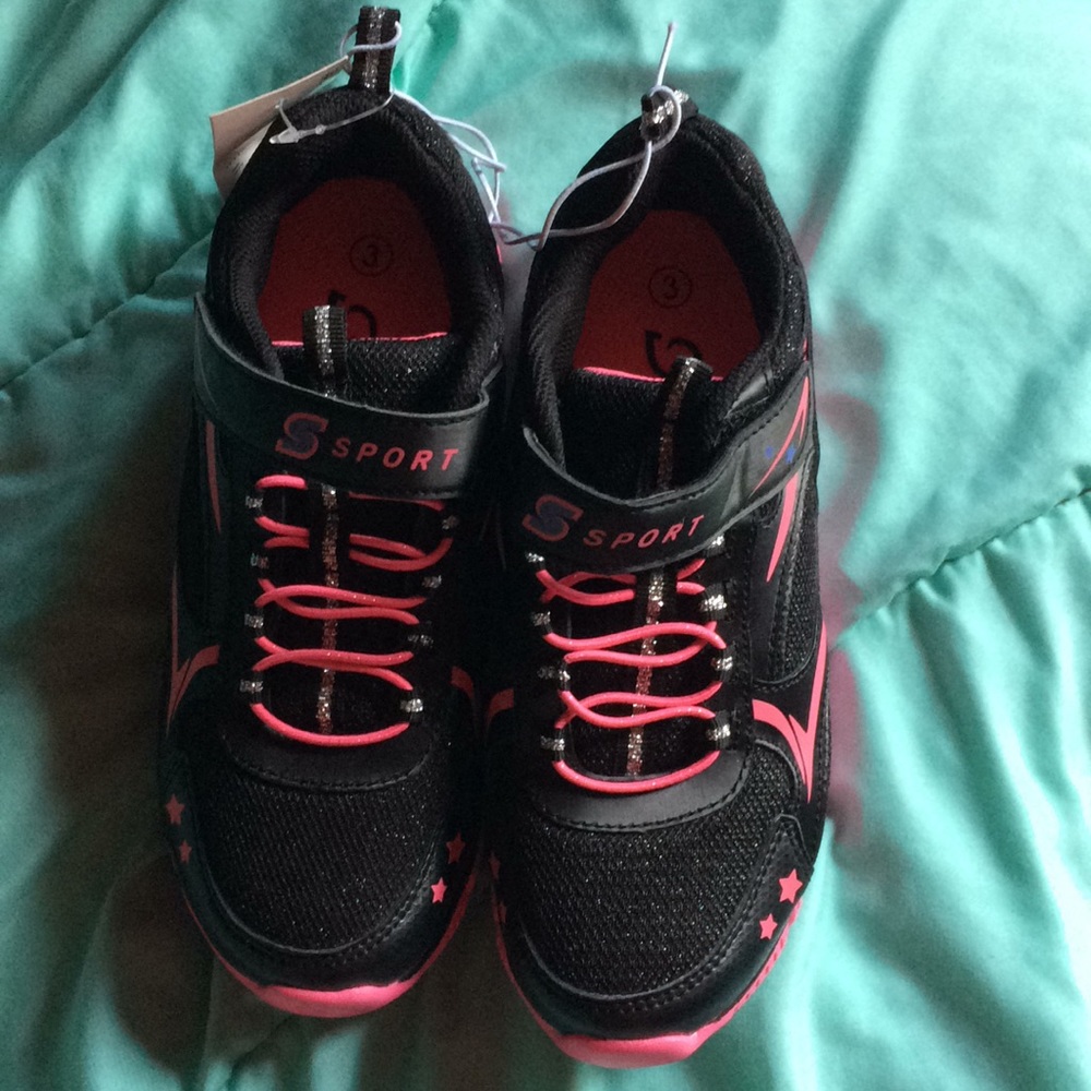 Girls shoes